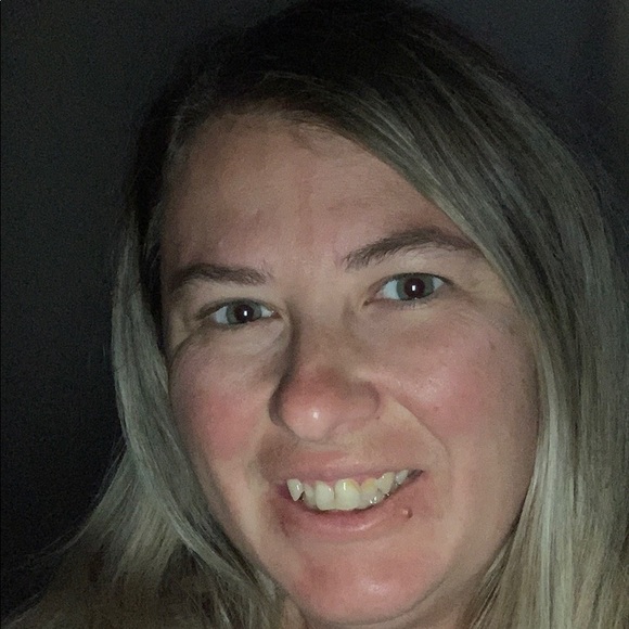 Meet your Posher, Erin - Picture 1 of 1